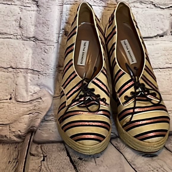 Tabatha Simmons. Wedge “espadrille” style shoe. Size 7. - Picture 1 of 6